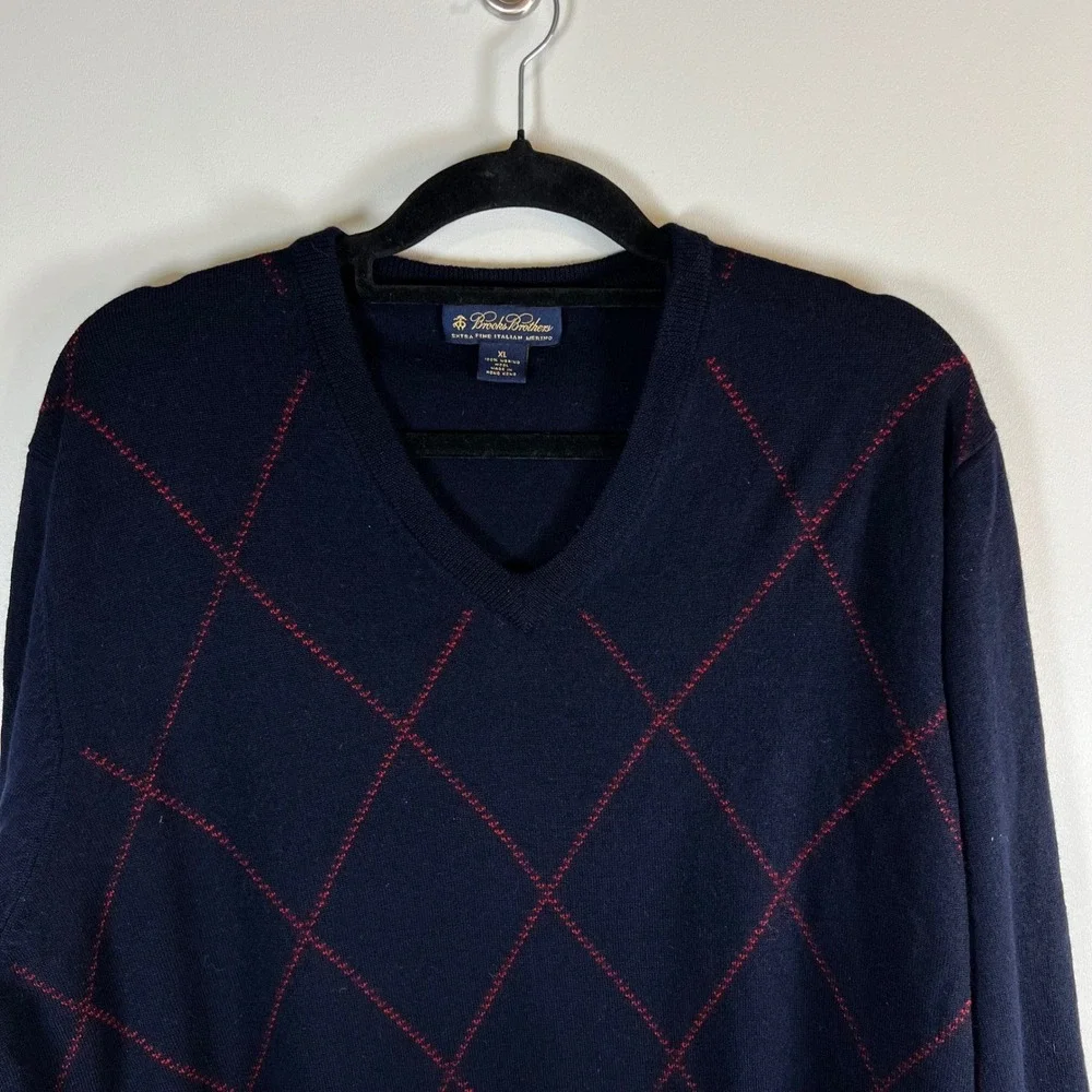 Brooks Brothers Men XL V Neck Argyle Sweater Extra Fine Italian Merino Wool Navy